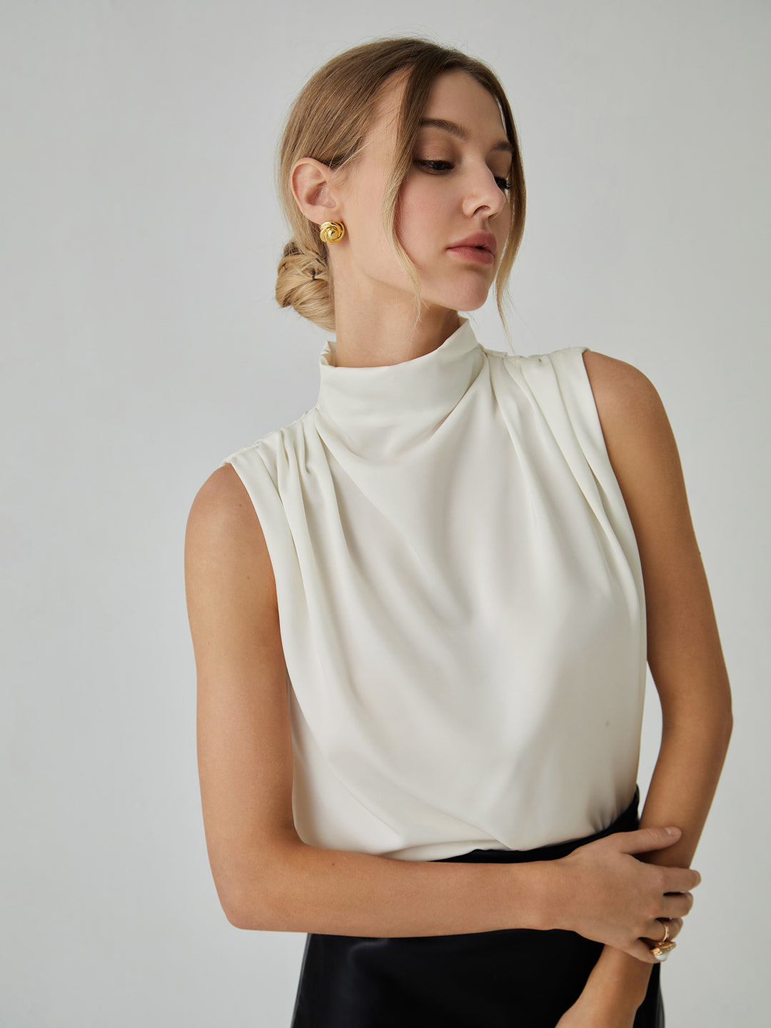 Van Wijnen Mode | Elegante Mouwloze Top met Hoge Hals voor Dames