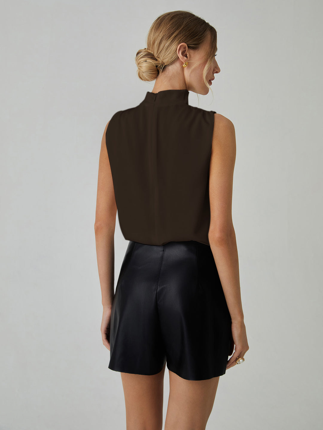 Van Wijnen Mode | Elegante Mouwloze Top met Hoge Hals voor Dames