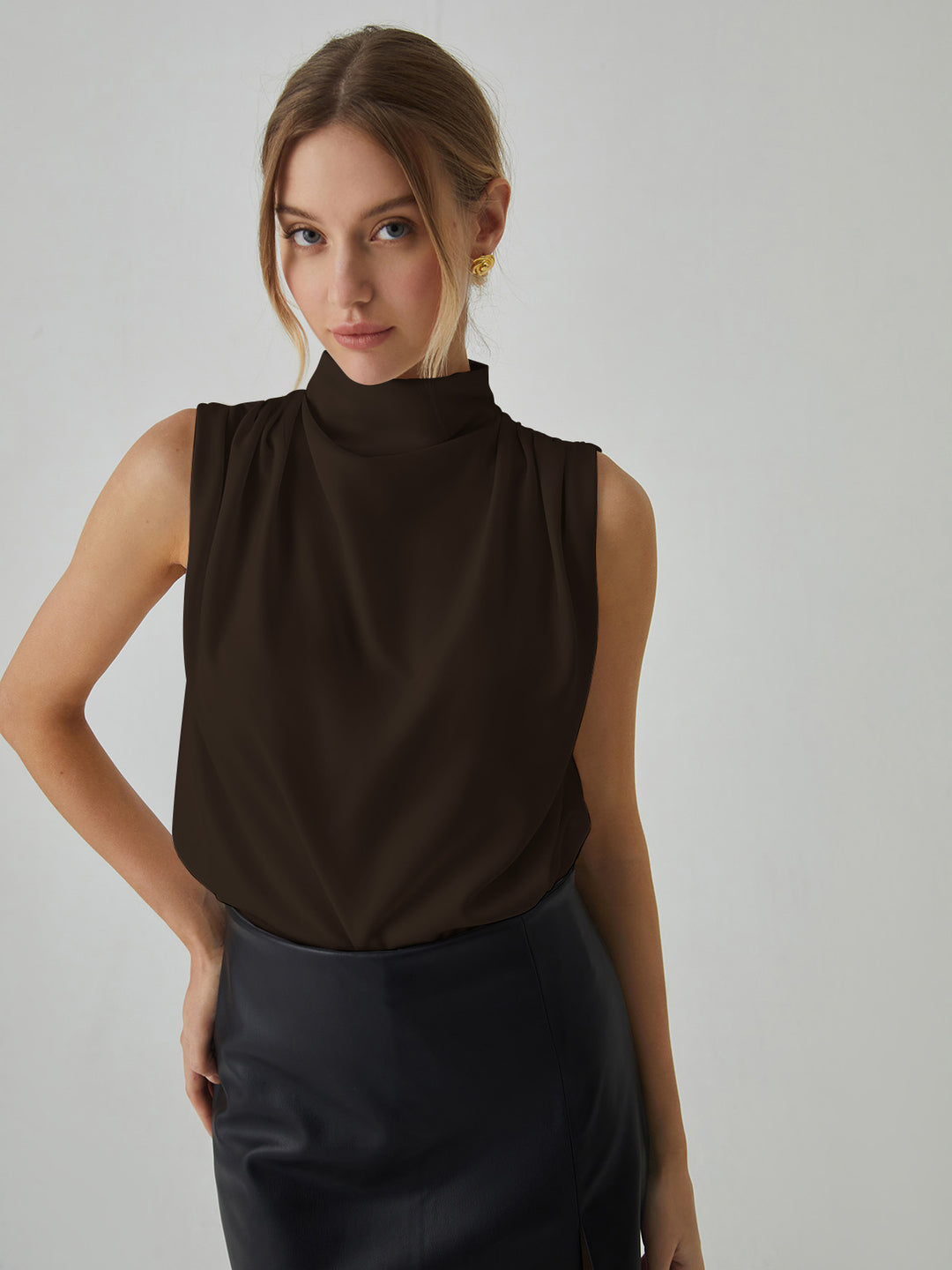 Van Wijnen Mode | Elegante Mouwloze Top met Hoge Hals voor Dames