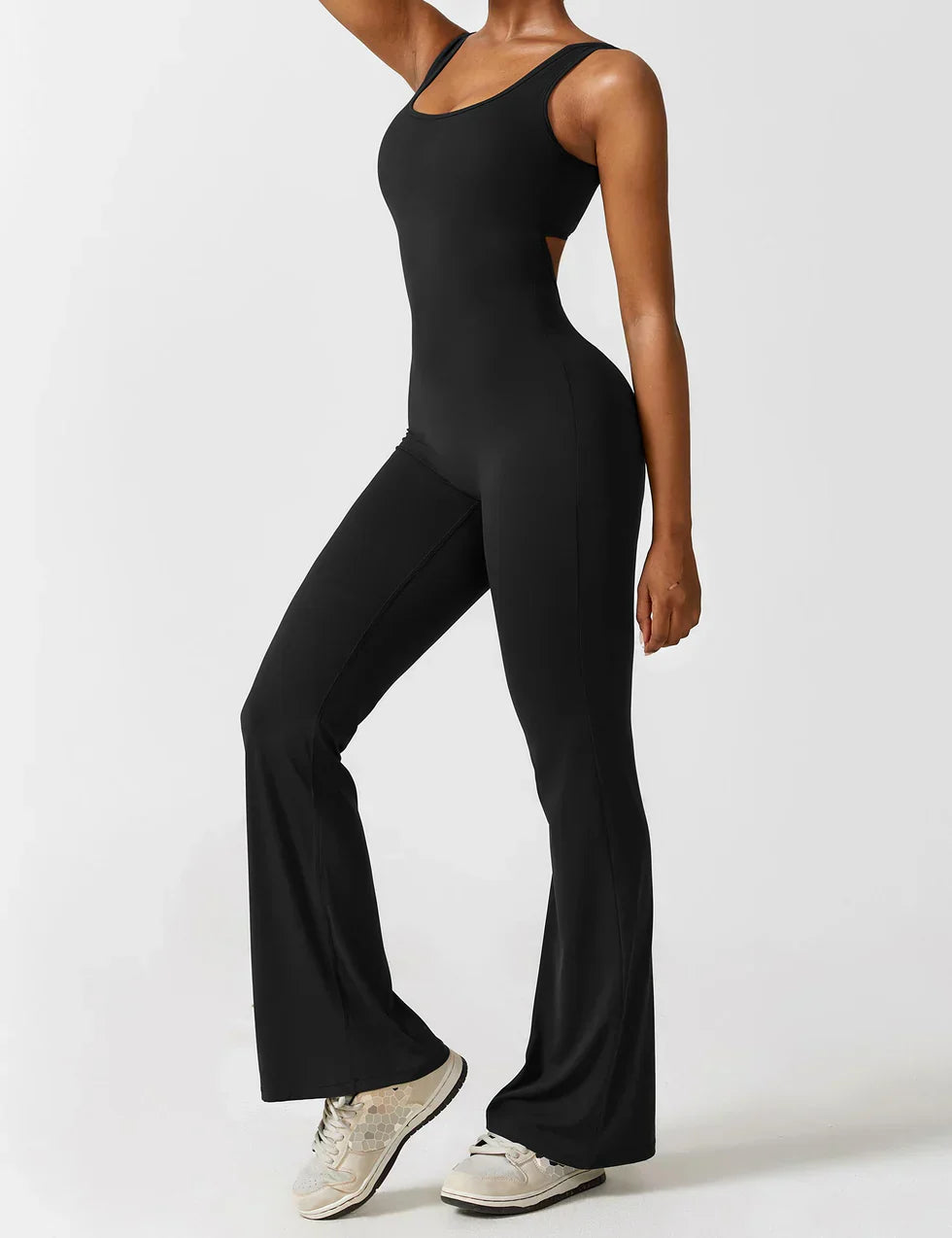 Van Wijnen Mode | Dames Jumpsuit met Flared Pijpen en V-Rug