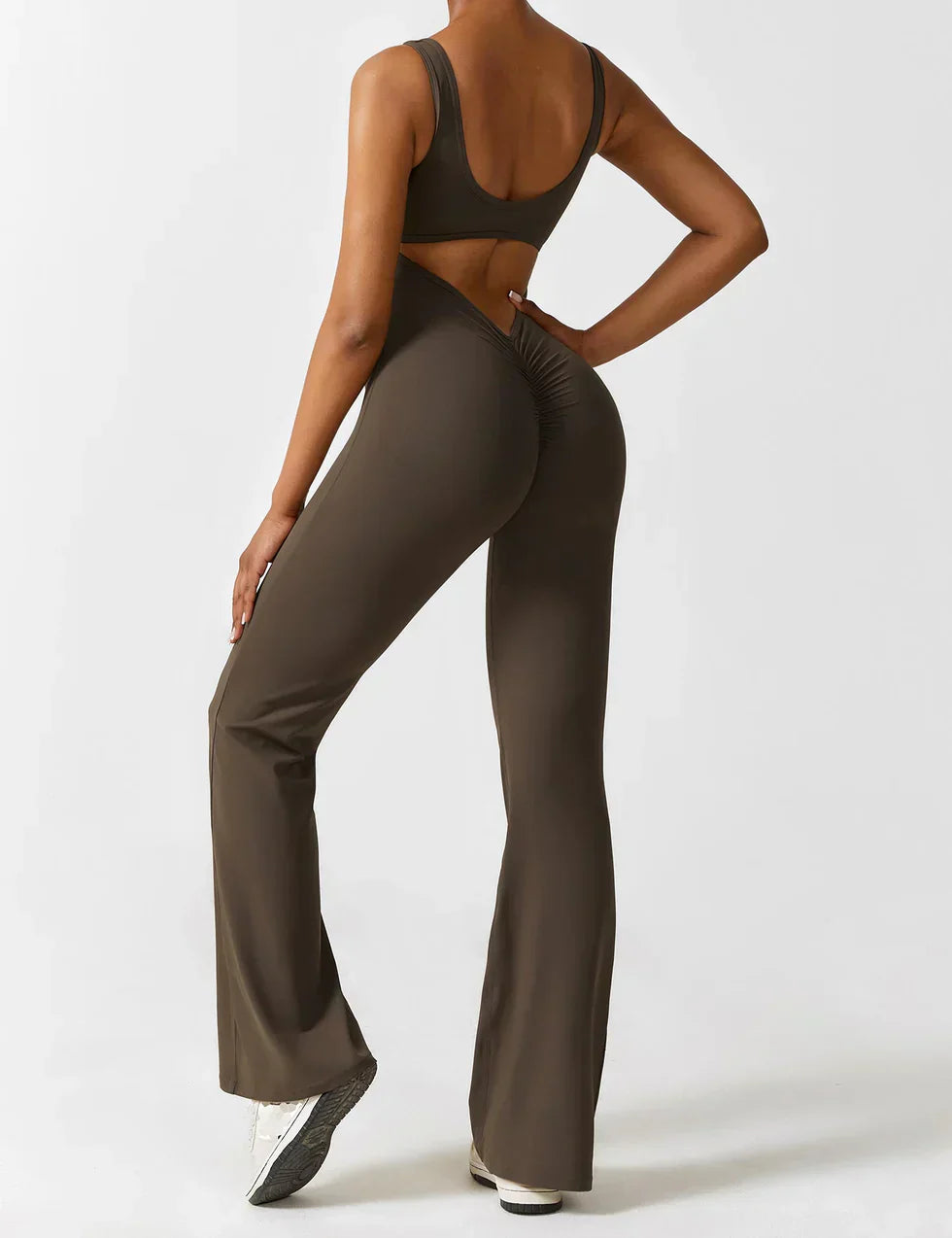 Van Wijnen Mode | Dames Jumpsuit met Flared Pijpen en V-Rug