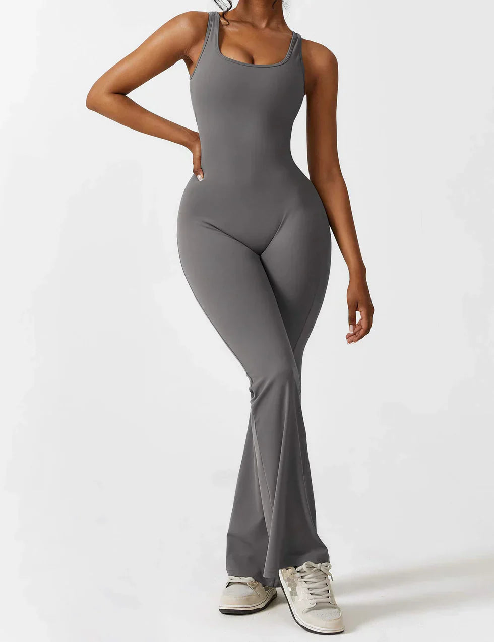 Van Wijnen Mode | Dames Jumpsuit met Flared Pijpen en V-Rug