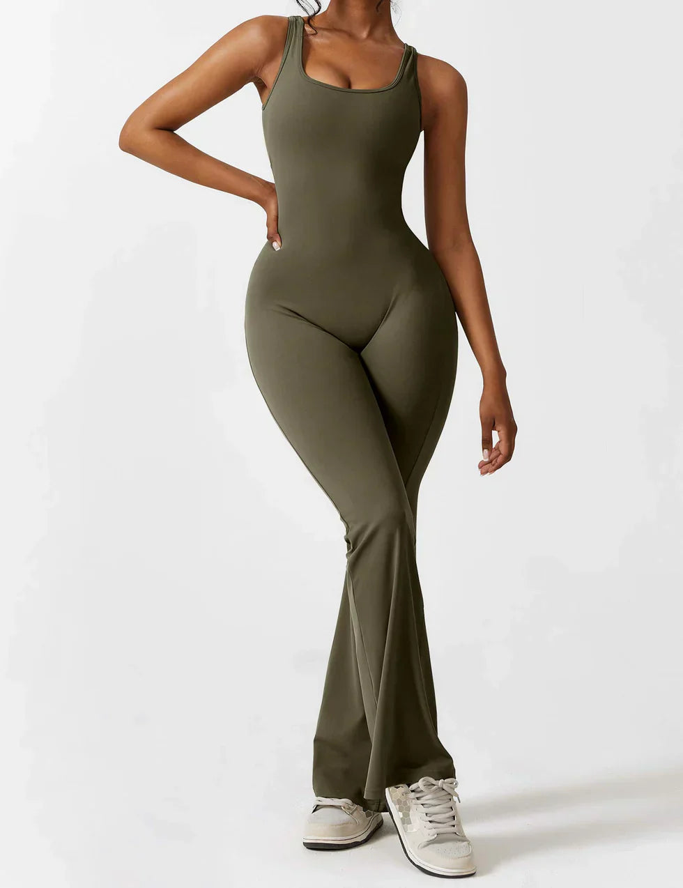 Van Wijnen Mode | Dames Jumpsuit met Flared Pijpen en V-Rug