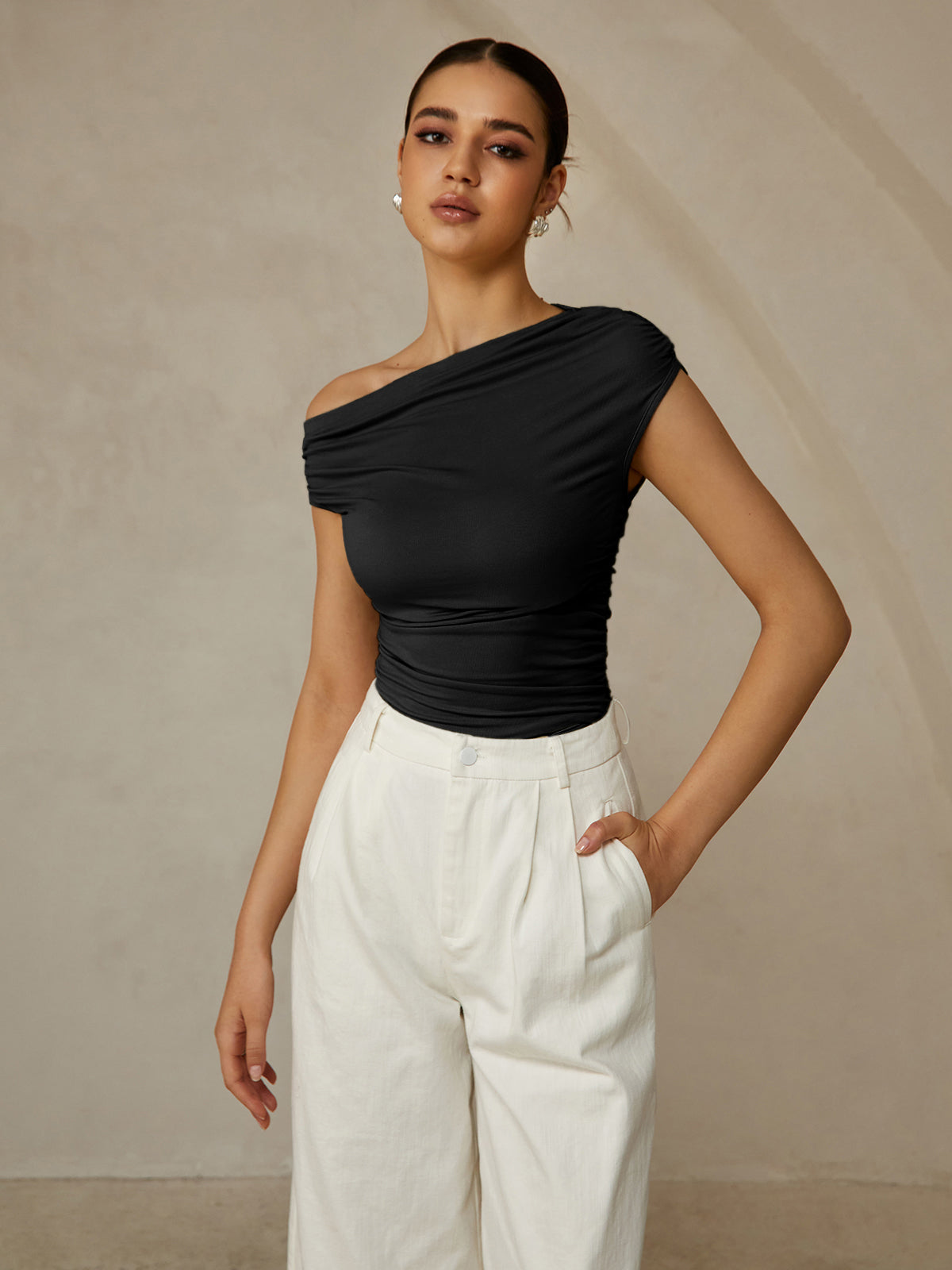 Van Wijnen Mode | Asymmetrische One Shoulder Top voor Dames
