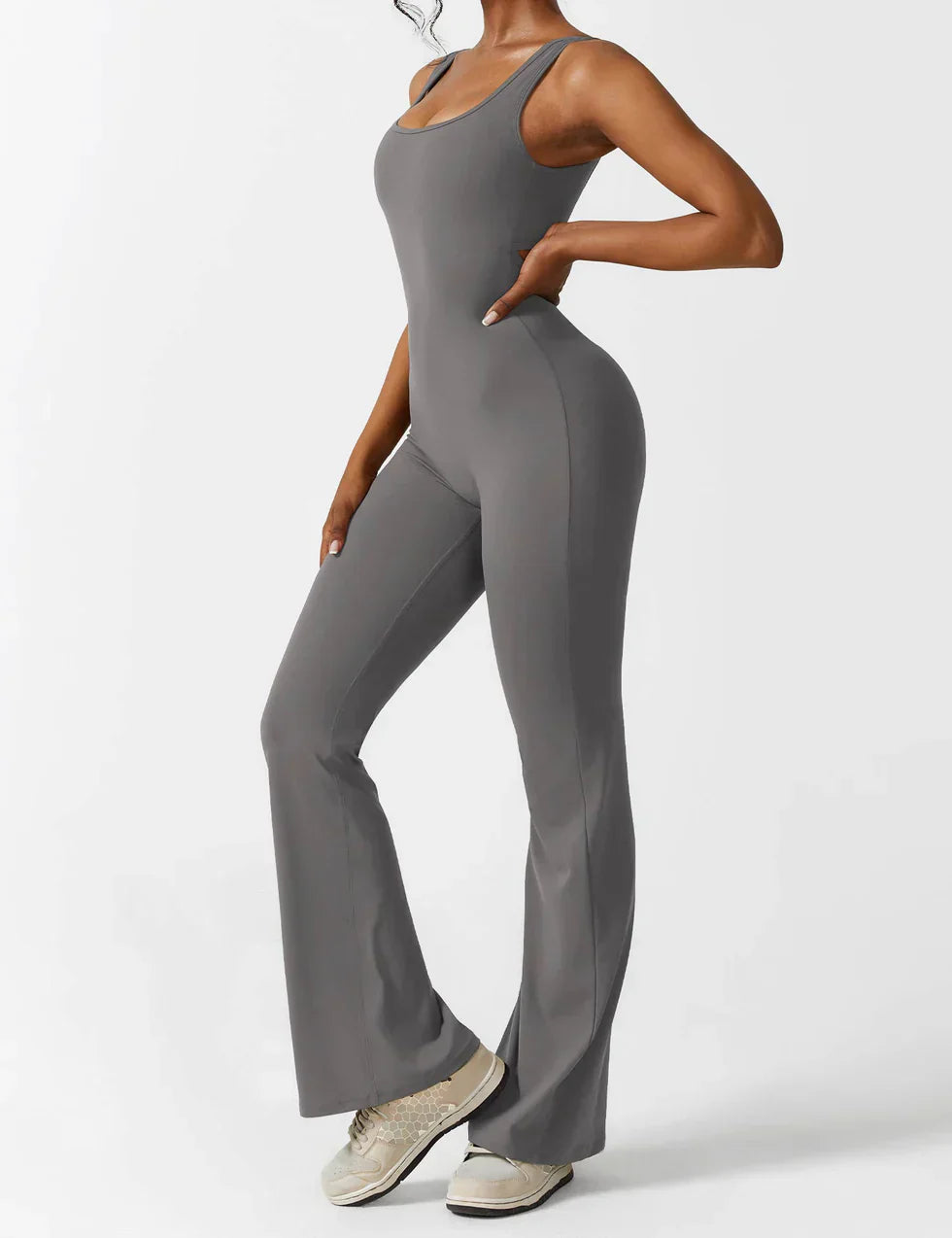 Van Wijnen Mode | Dames Jumpsuit met Flared Pijpen en V-Rug